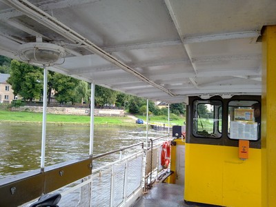 De veerpont net voor Laubegast