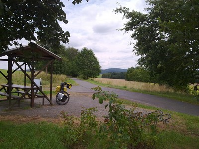 Een prachtig fietspad over een voormalige spoorlijn