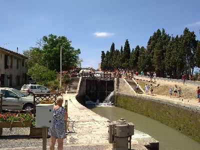 Pauze bij een sluis net voor B&eacute;ziers
