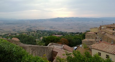 Vanuit Voltera blik op de vlakte