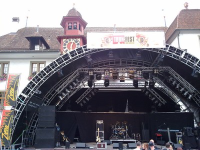 Thun fest, recht onder mijn slaapkamer