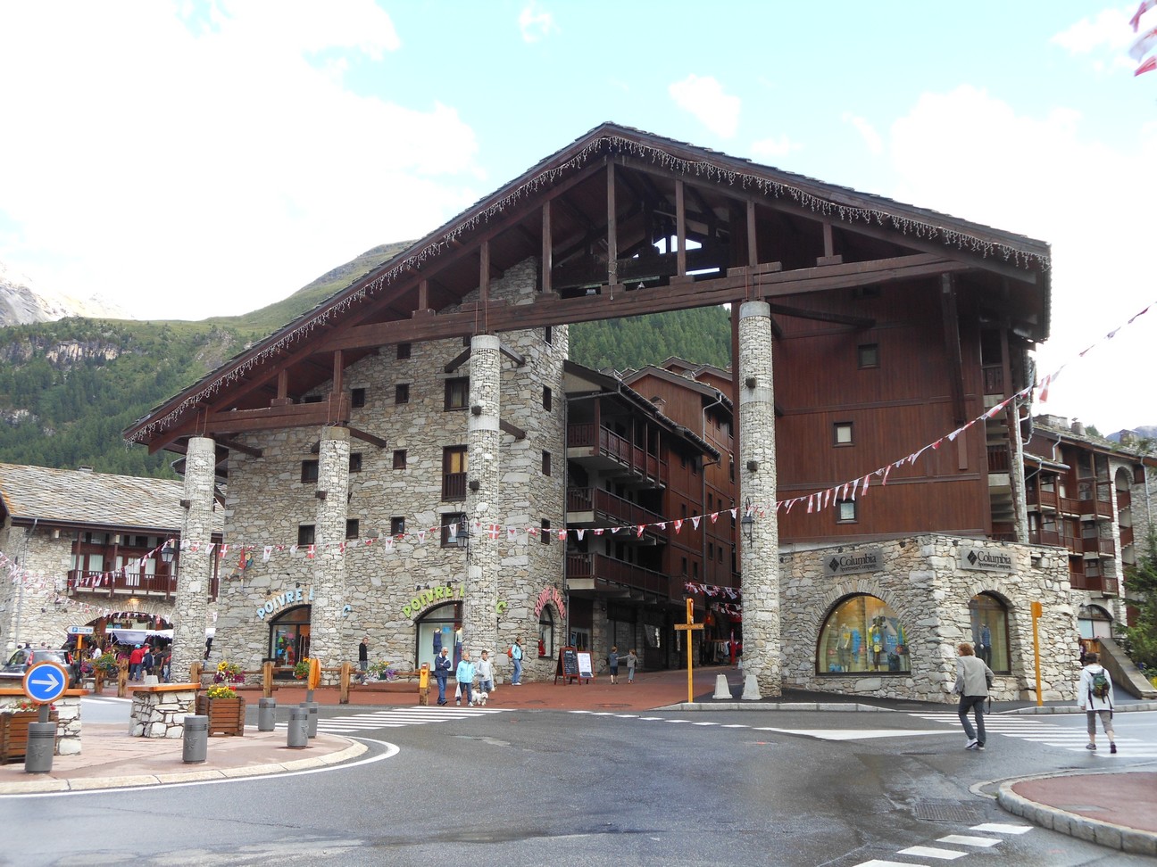 Er word veel steen gebruikt, maar mooi vind ik het niet