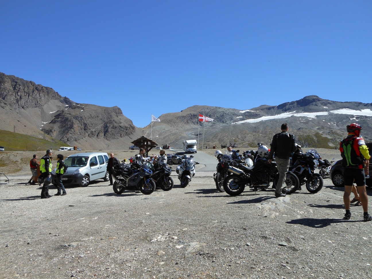 Ook nogal wat motoren op de Route des Grandes Alpes