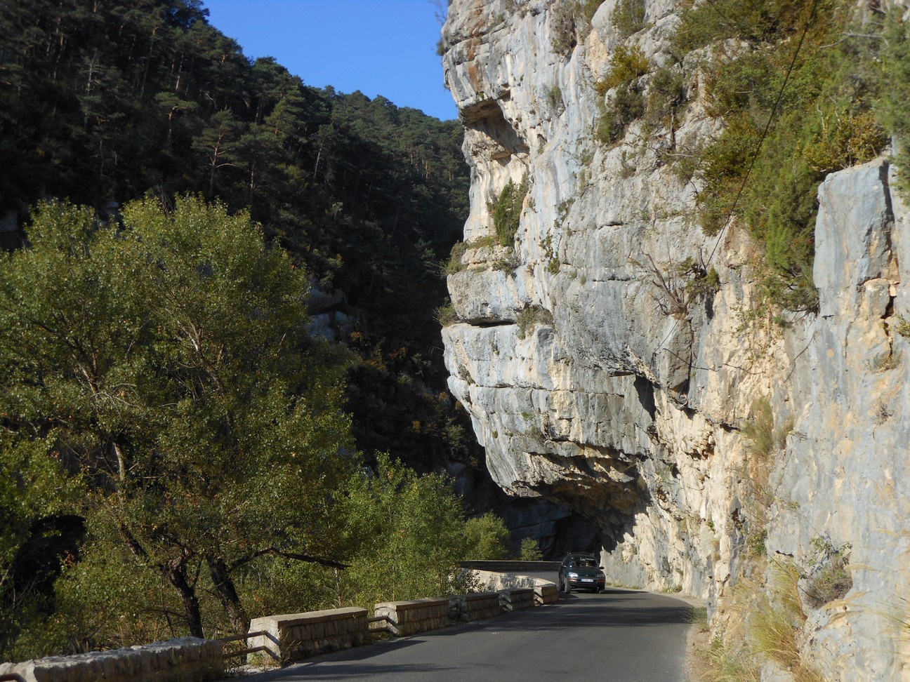 In plaats van een tunnel maken kun je ook de berg wegbreken