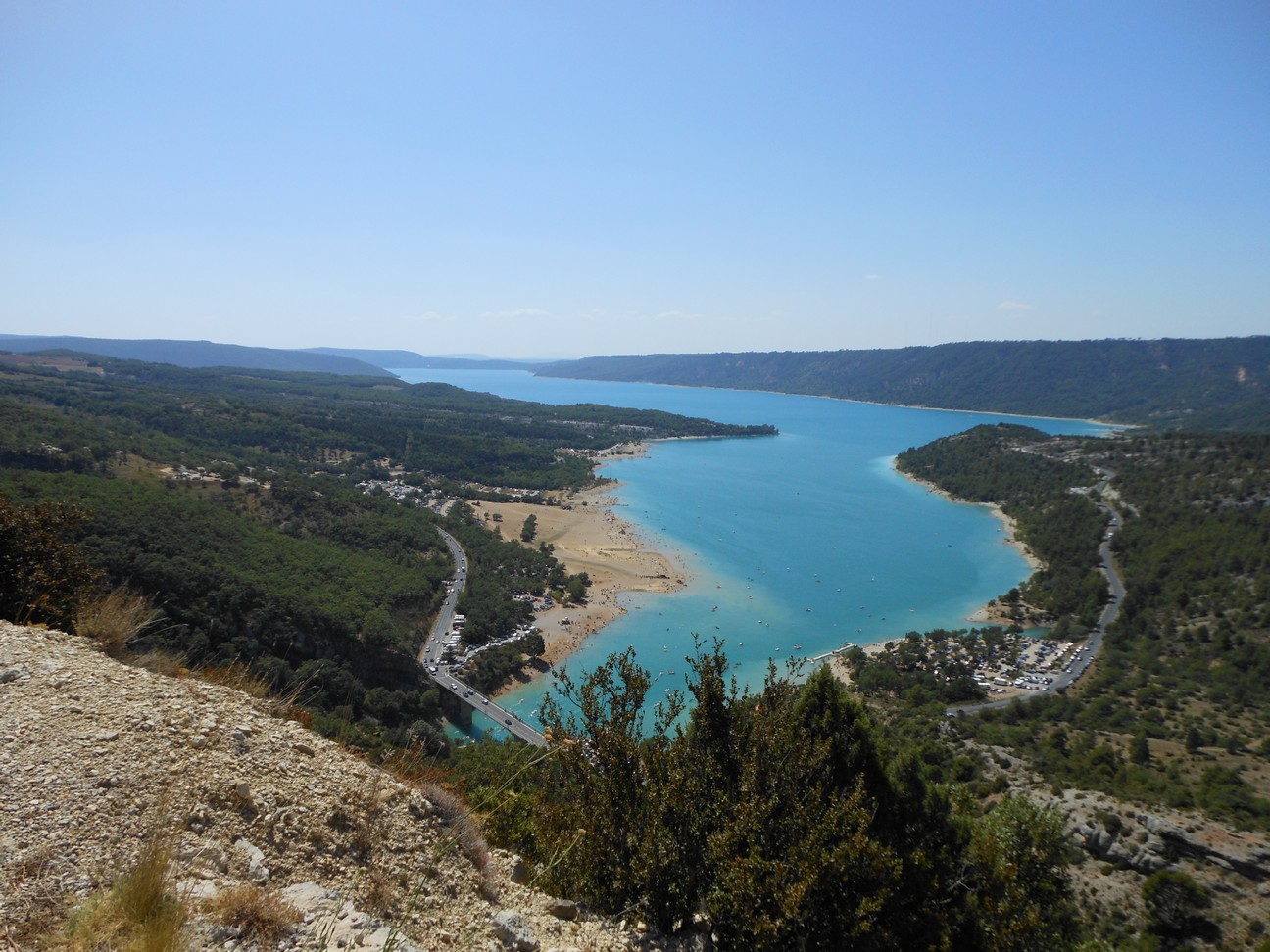 Het Lac de Saint-Croix, ontstaan doordat er een stuwdam in de Verdon ligt